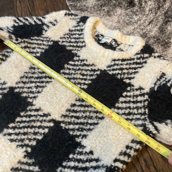 J Crew Buffalo Plaid Boucle Sweater - Picture 9 of 10
